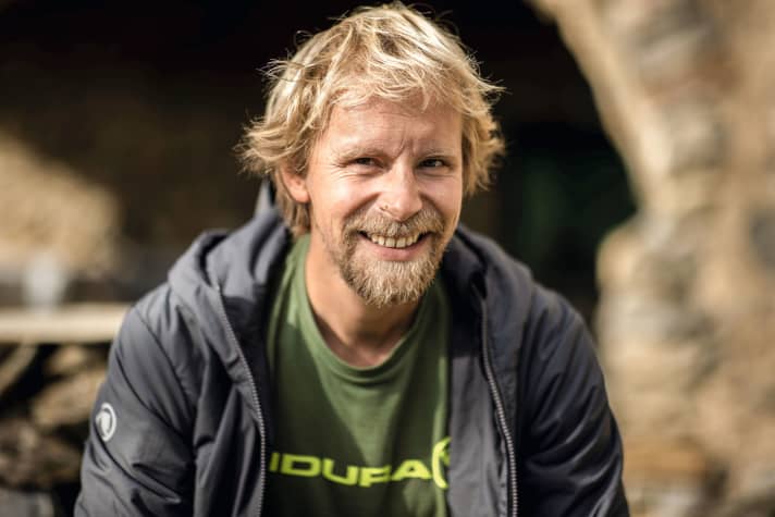 Harald Philipp heeft al veel trails meegemaakt in deze wereld. Op vakantie wordt hij echter aangetrokken door de Apuaanse Alpen om zijn trailmaatje Richard te bezoeken.